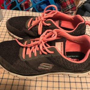Skechers sneakers